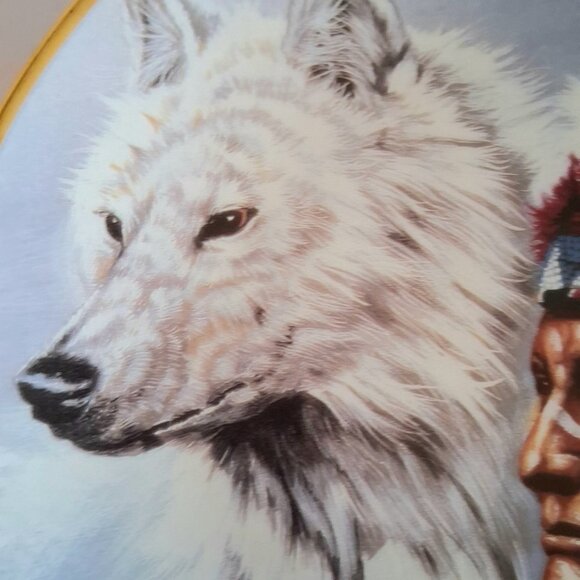 Franklin Mint Heirloom Recommendation "Spirit of The White Wolf" Plate - Picture 3 of 10